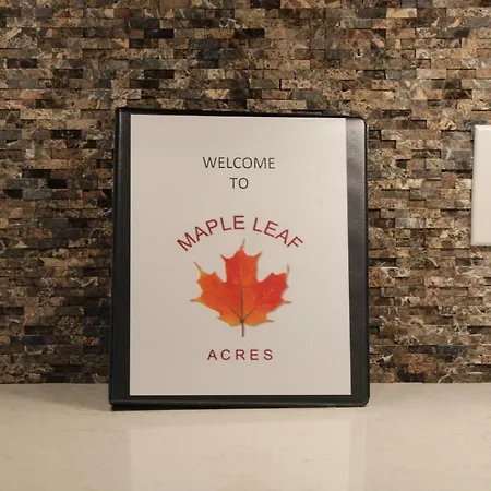 Maple Leaf Acre Villa Williston Exterior photo
